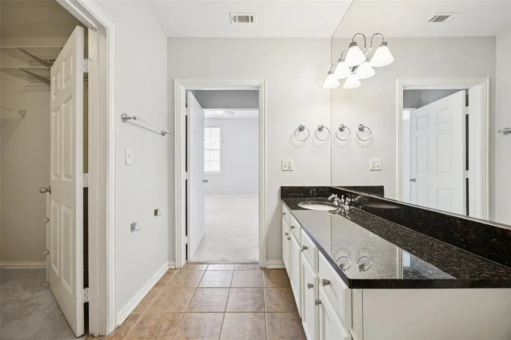 2305 Worthington Street, #322