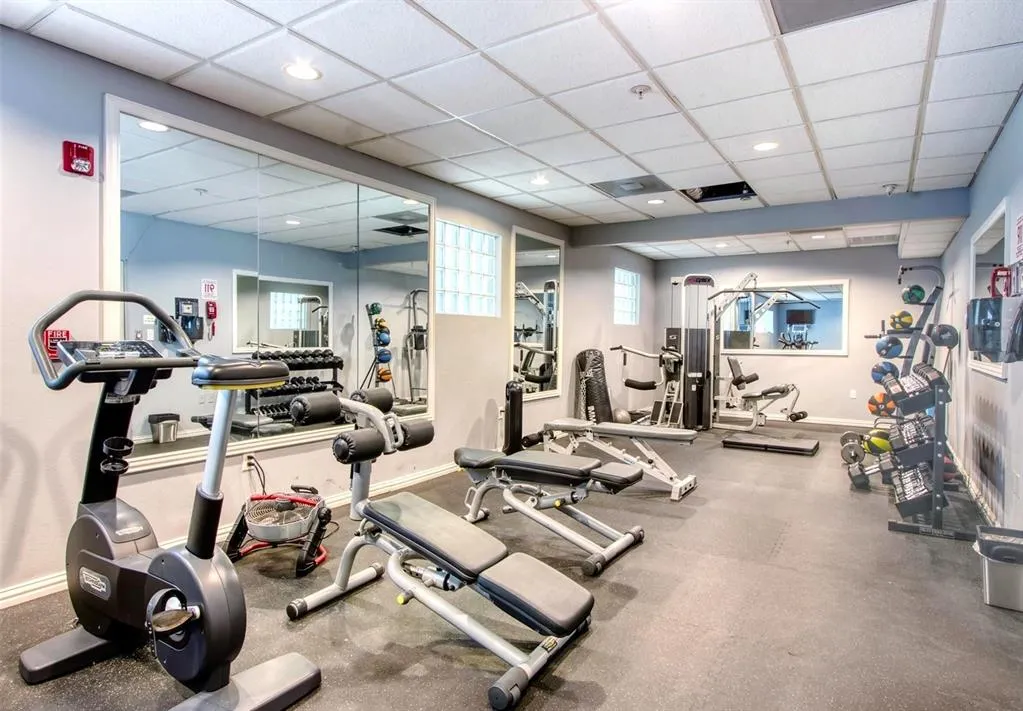 2305 Worthington Street, #322
