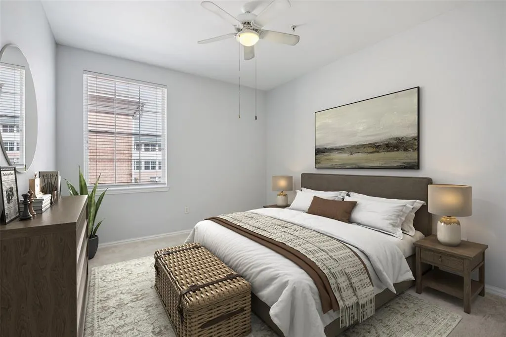 2305 Worthington Street, #322