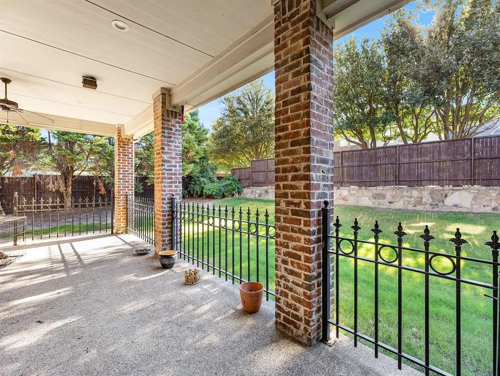 1604 Litchfield Drive