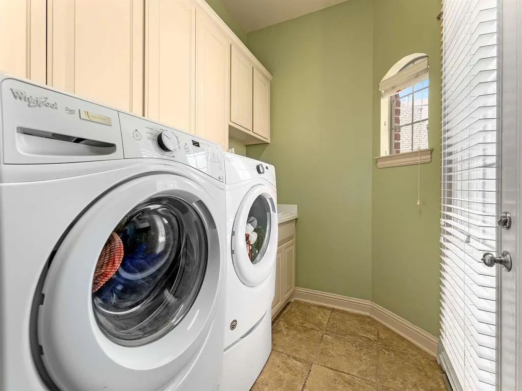 1604 Litchfield Drive