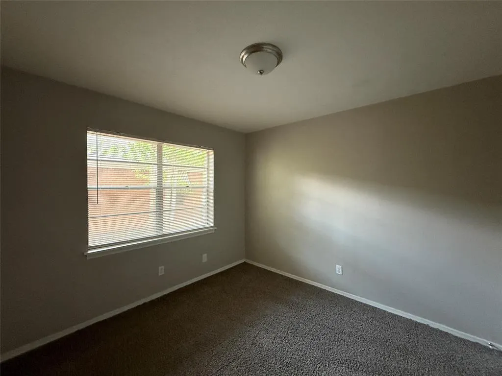9560 Crestshire Drive