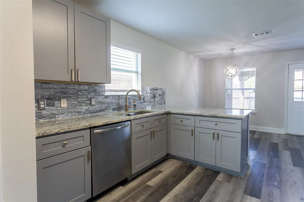 2109 Sunny Side Drive