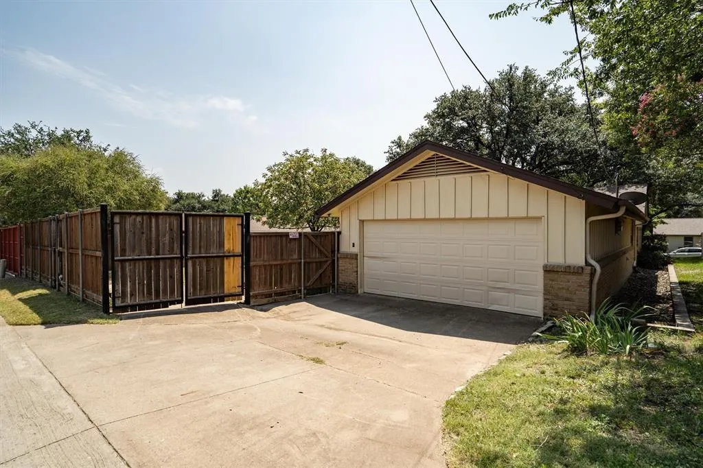 7715 El Pensador Drive
