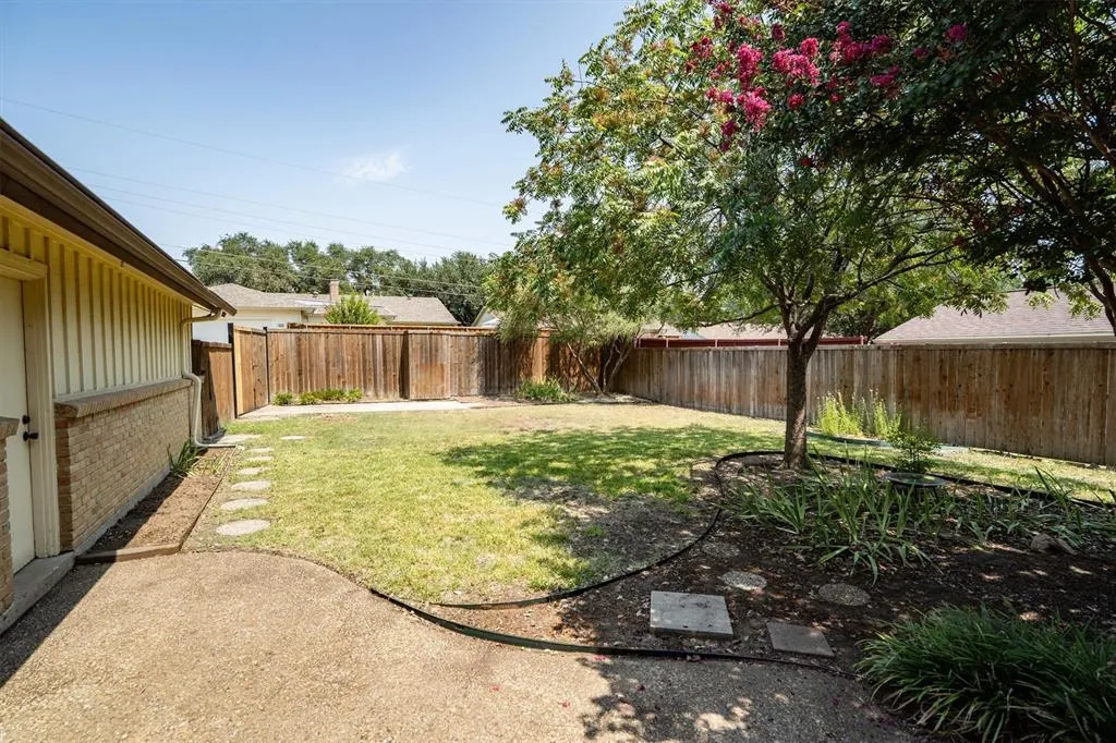 7715 El Pensador Drive