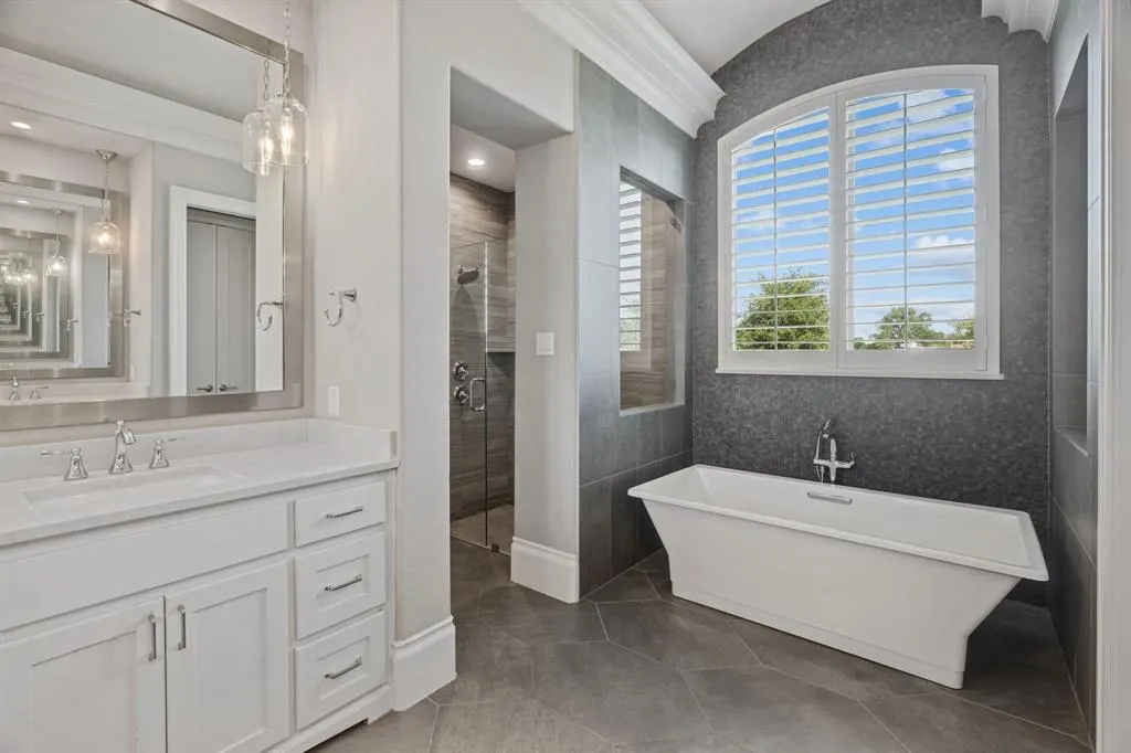 1041 Cliff Creek Drive