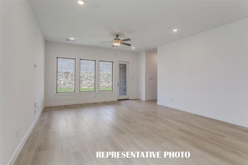 1816 Yaupon Court