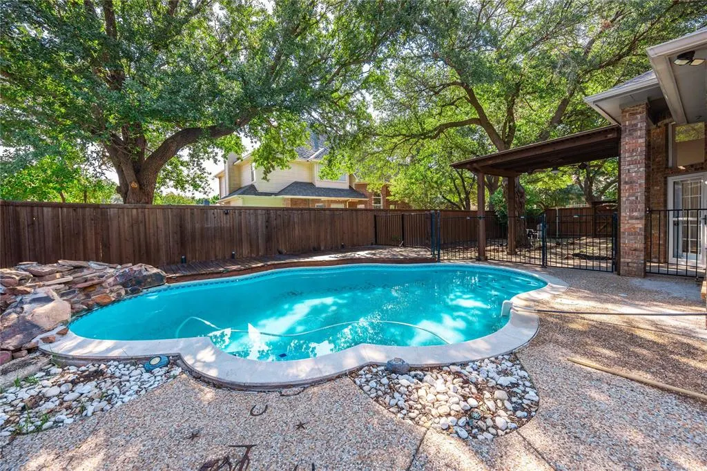 11008 Hermitage Lane