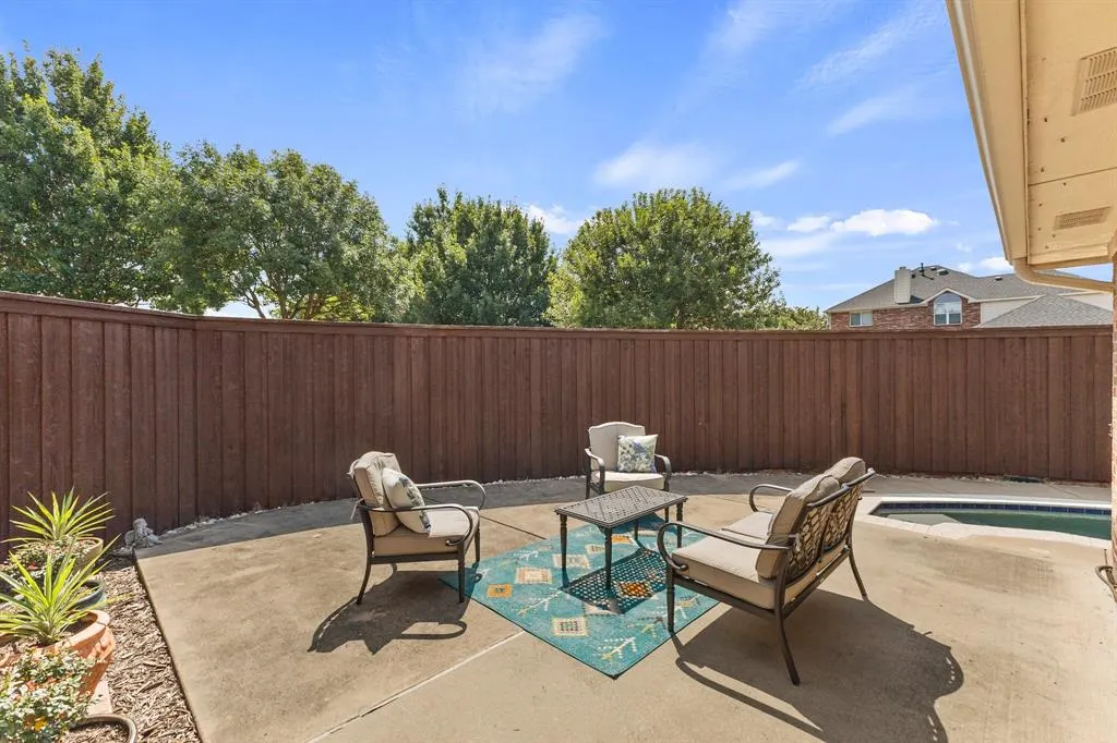 8492 Liverpool Lane