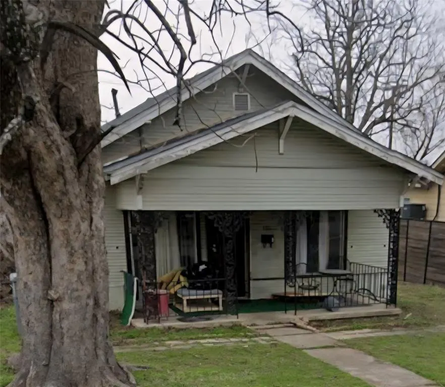 1311 Glen Avenue