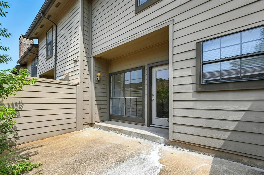 9910 Royal Lane, #1202