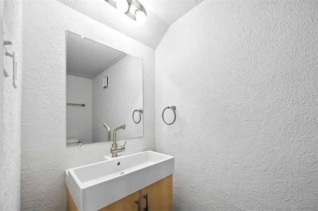 9910 Royal Lane, #1202