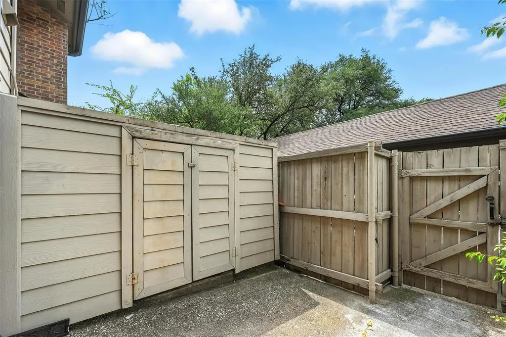 9910 Royal Lane, #1202