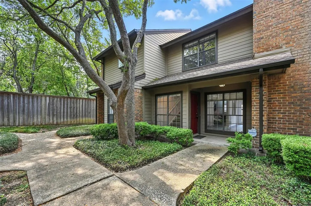 9910 Royal Lane, #1202