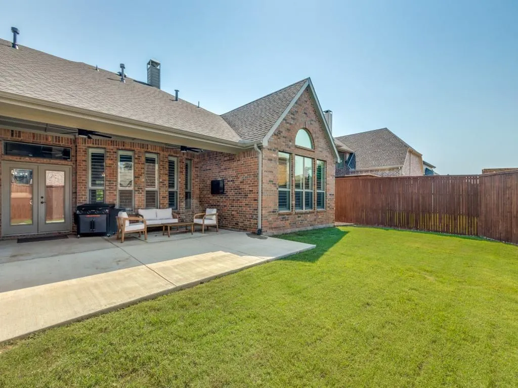 3136 Round Tree Lane