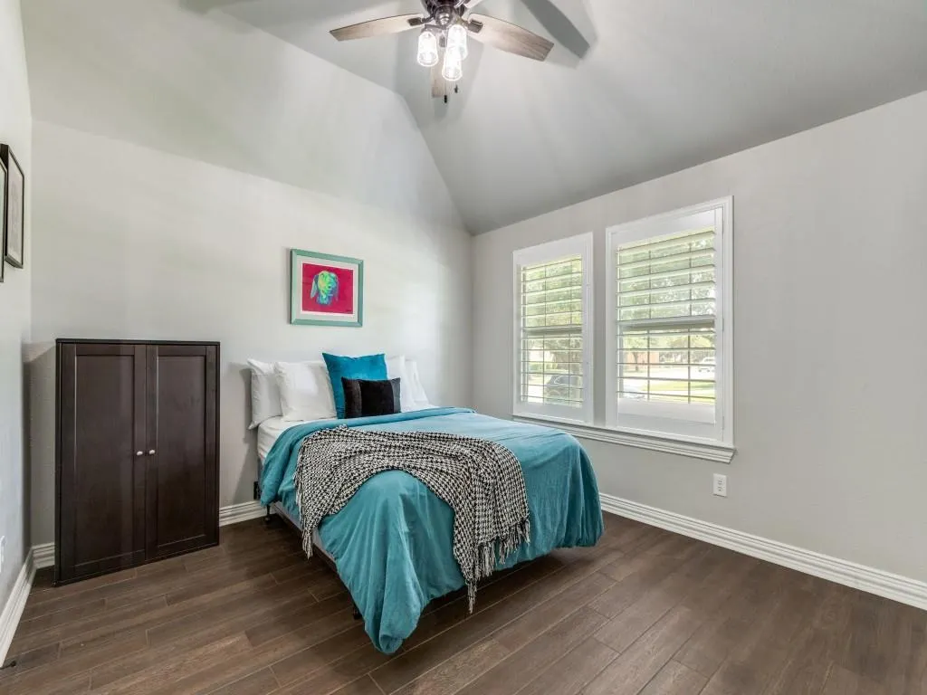 3136 Round Tree Lane