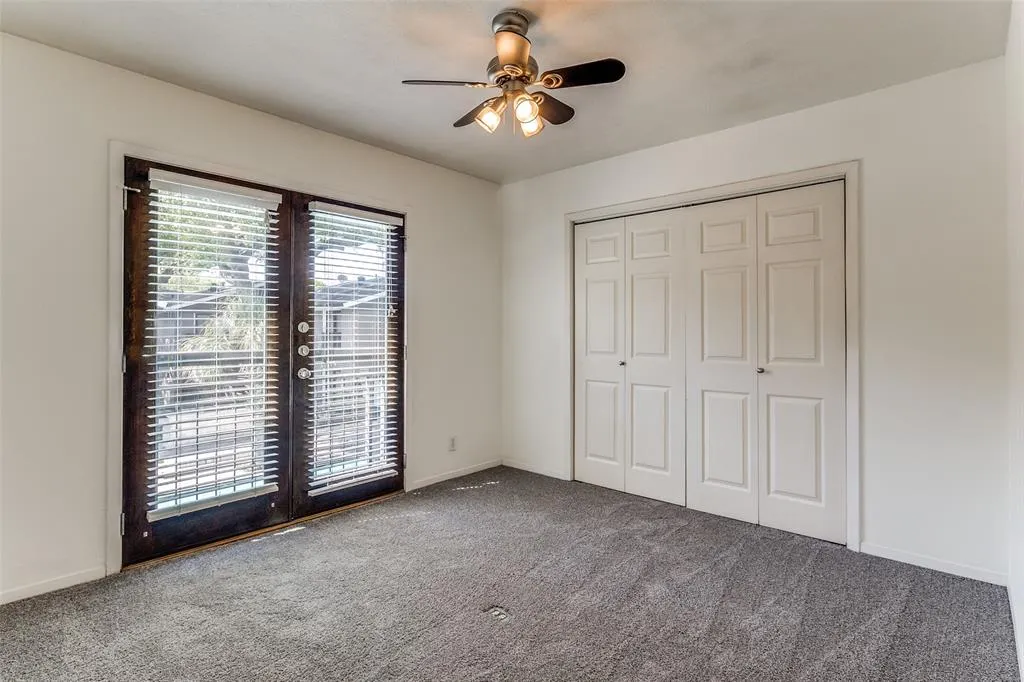 10211 Regal Oaks Drive, #220