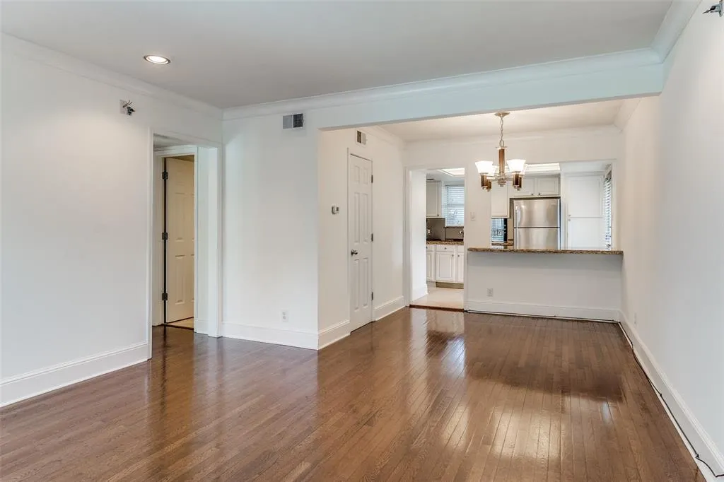 10211 Regal Oaks Drive, #220