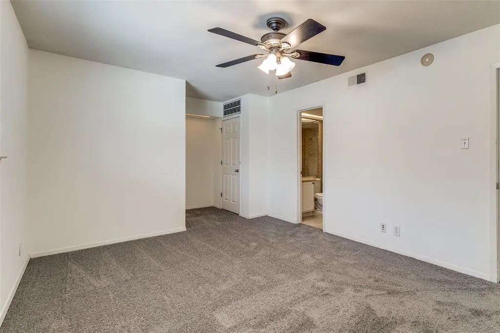 10211 Regal Oaks Drive, #220