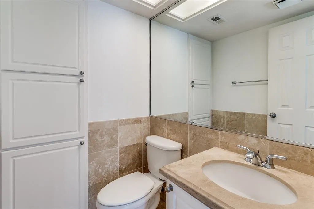10211 Regal Oaks Drive, #220