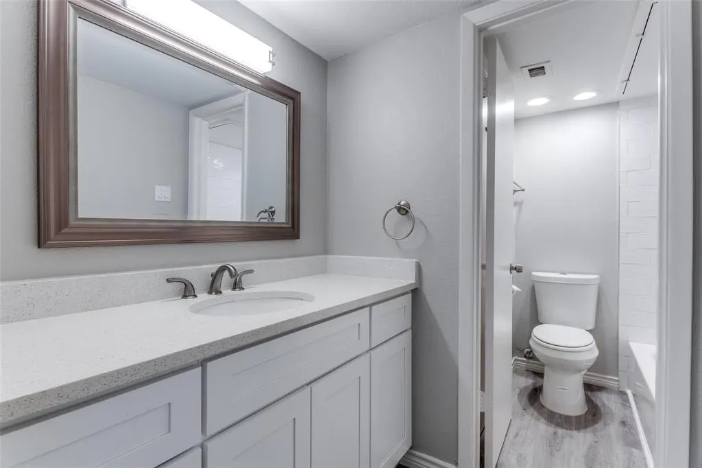 5142 Amesbury Drive, #117