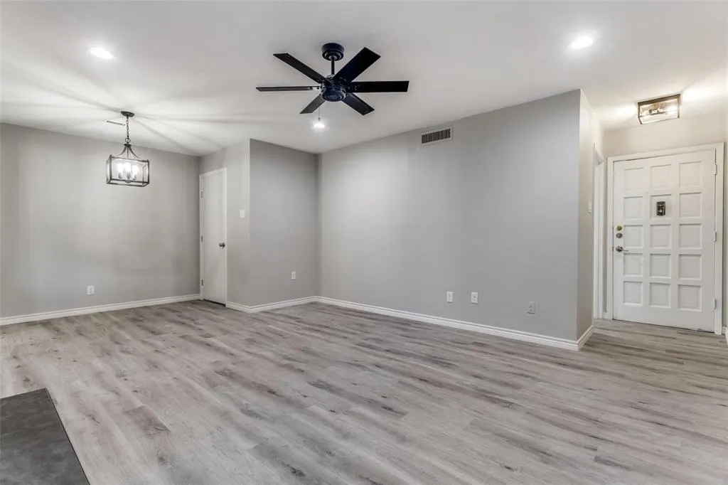 5142 Amesbury Drive, #117