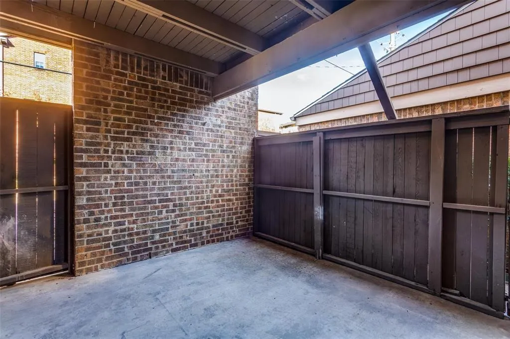5142 Amesbury Drive, #117