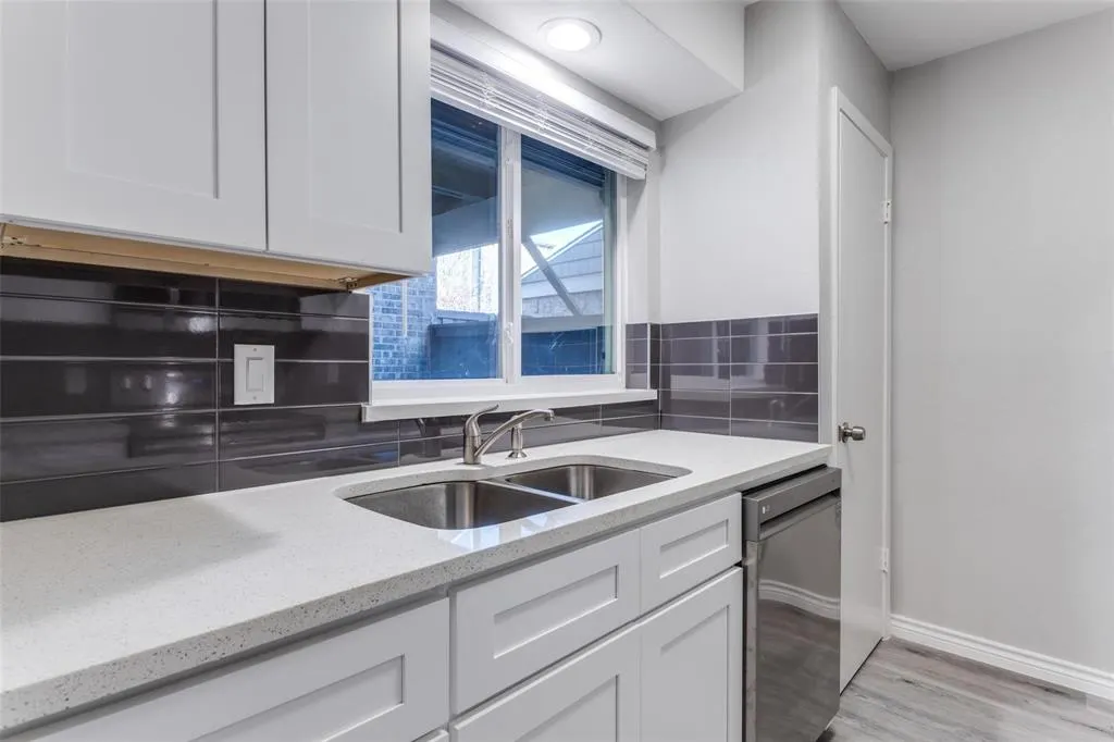 5142 Amesbury Drive, #117
