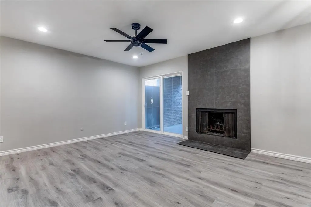 5142 Amesbury Drive, #117