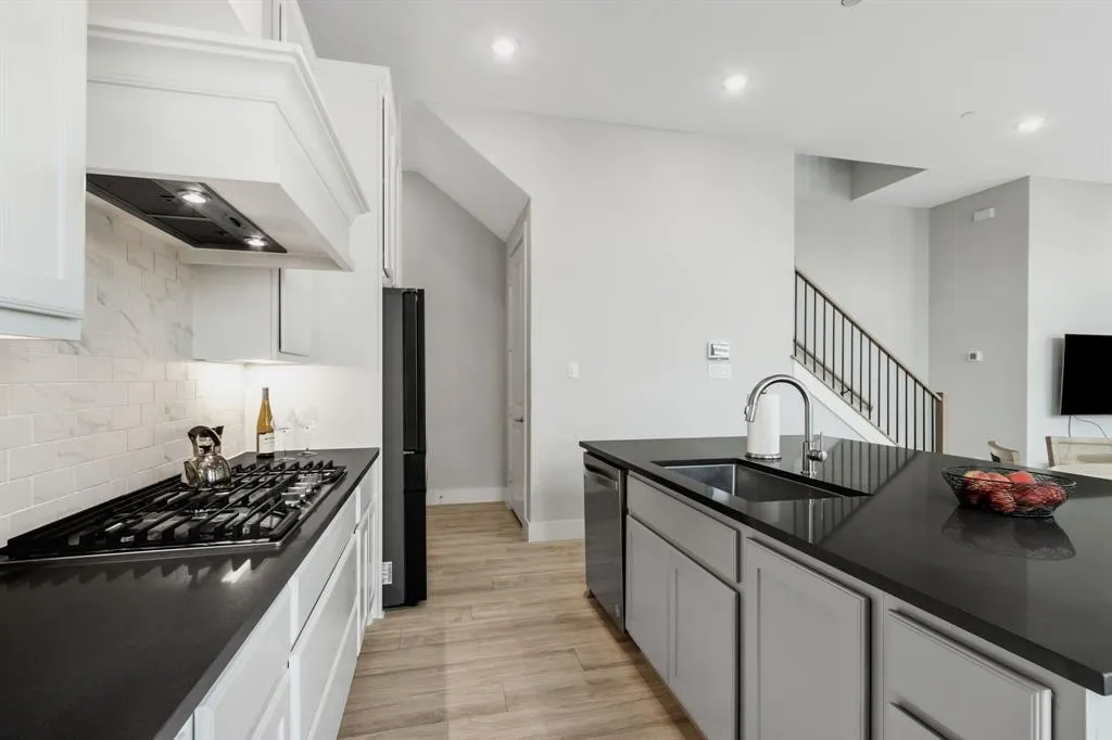 12106 Dahlia Bay Drive