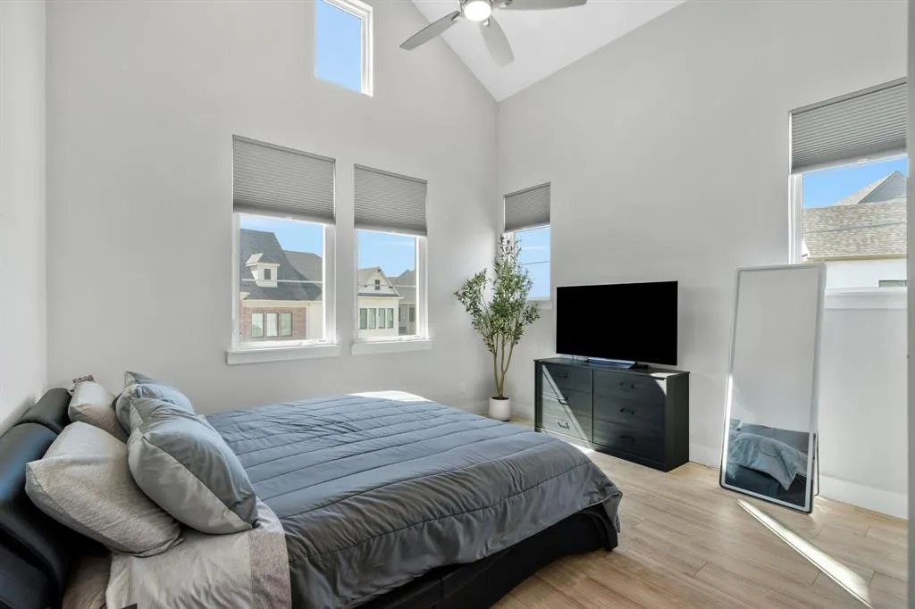 12106 Dahlia Bay Drive