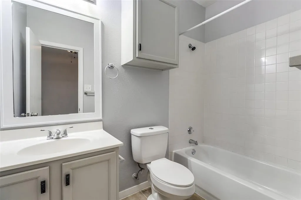 2815 Reagan Street, #1