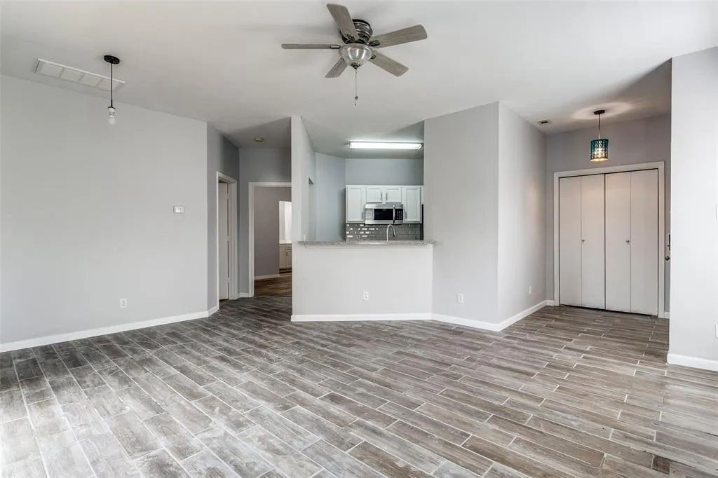 2815 Reagan Street, #1