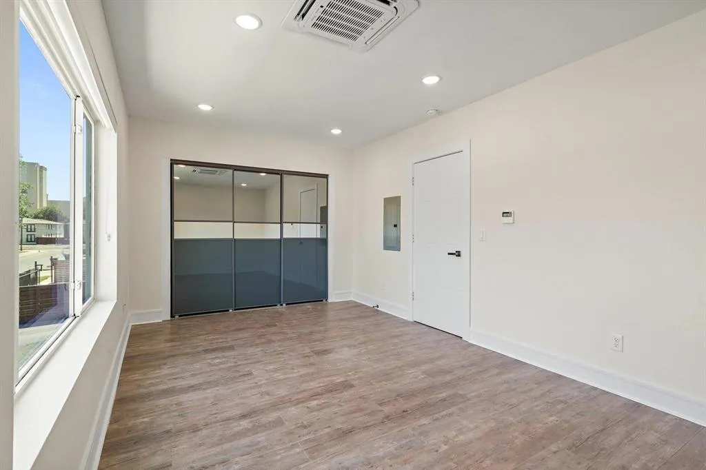 4625 Virginia Avenue, #104