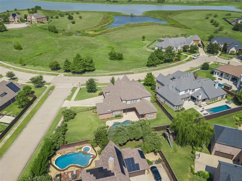 1077 Clearwater Drive