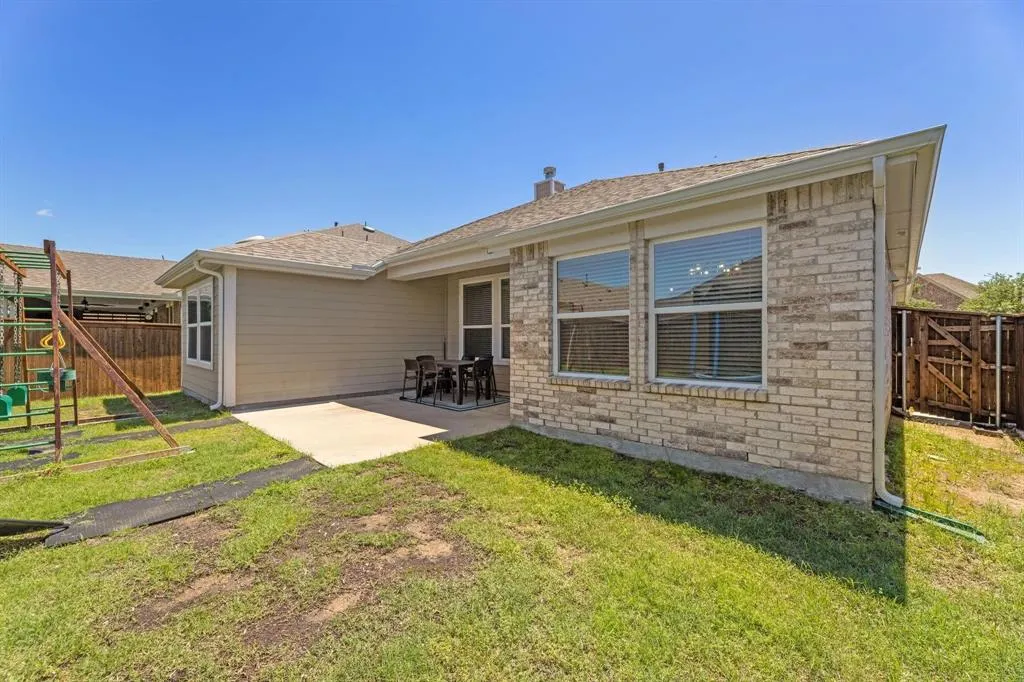525 Smokebrush Street
