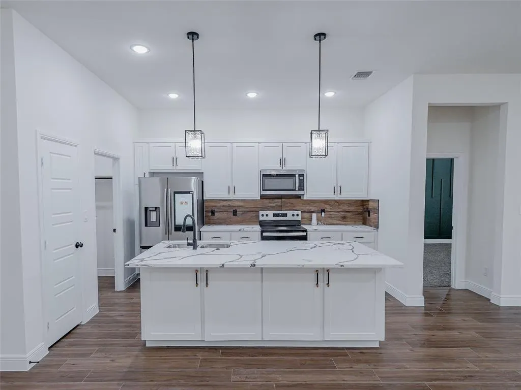 4507 Metropolitan Avenue