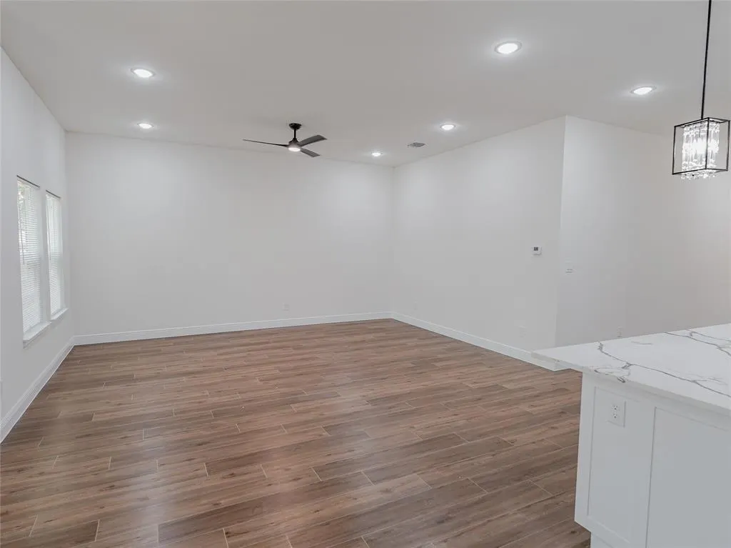 4507 Metropolitan Avenue