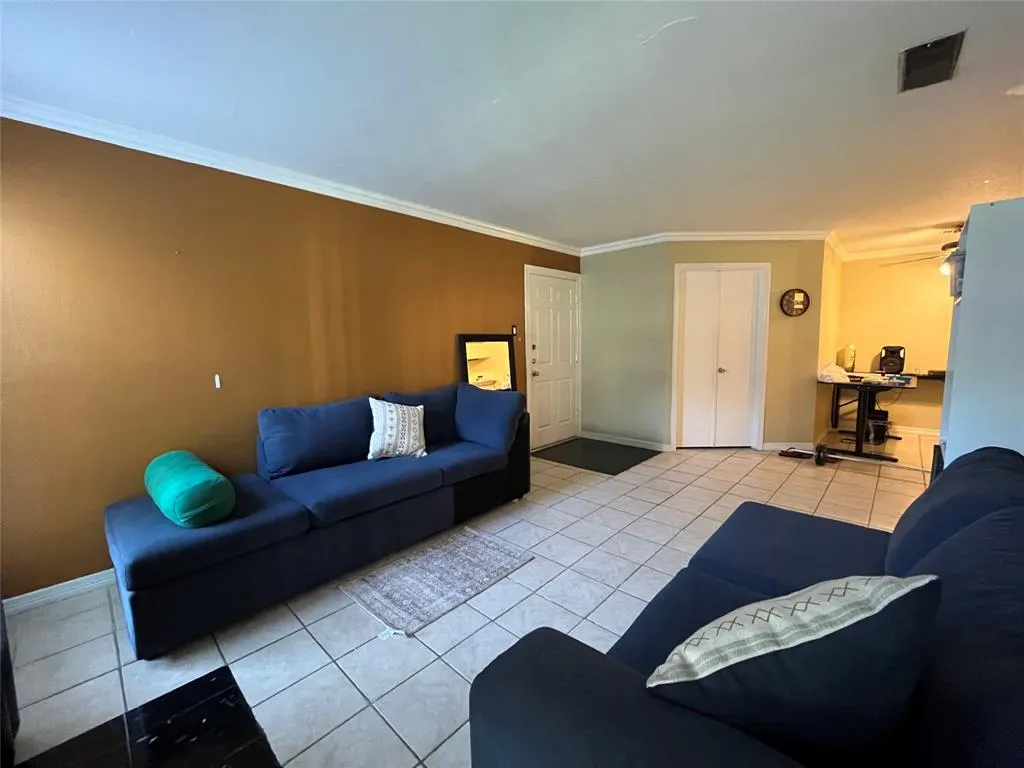 18333 Roehampton Drive, #513