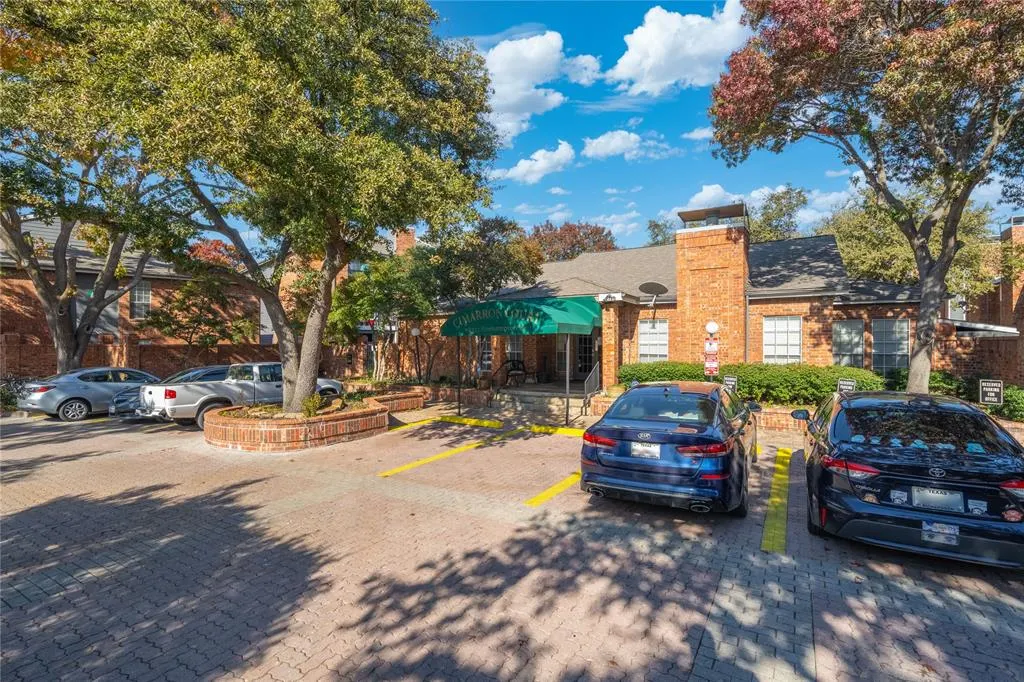18333 Roehampton Drive, #513