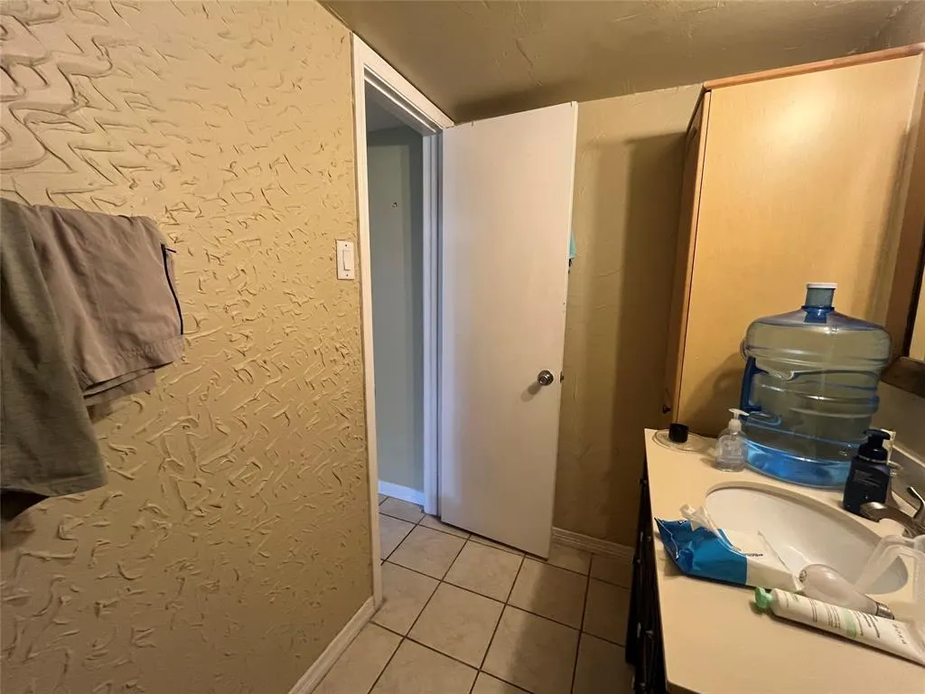18333 Roehampton Drive, #513