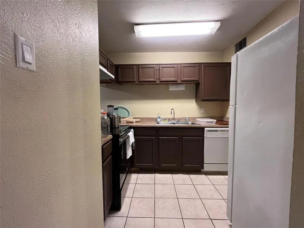 18333 Roehampton Drive, #513