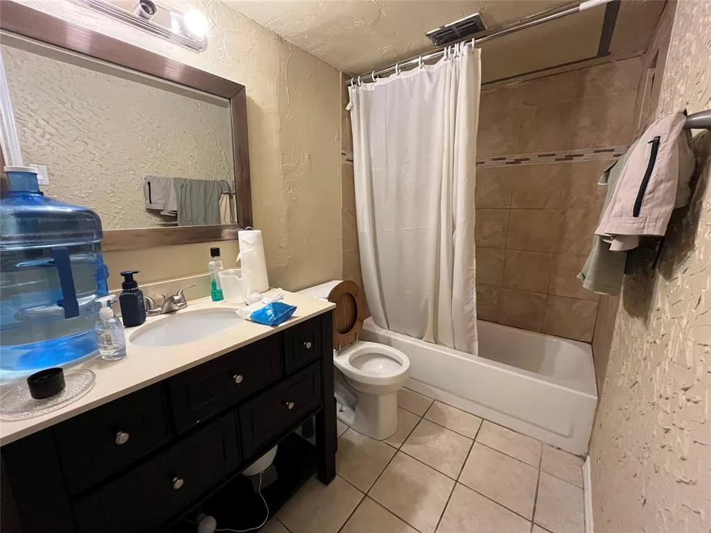 18333 Roehampton Drive, #513