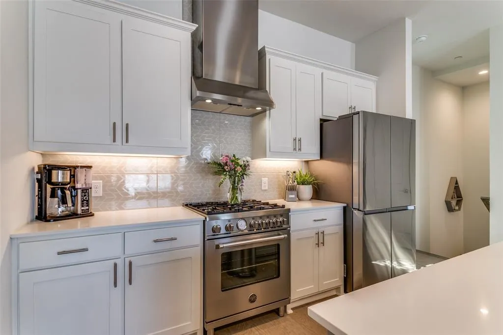 5515 Bryan Parkway, #102