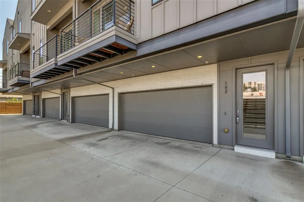 5515 Bryan Parkway, #102