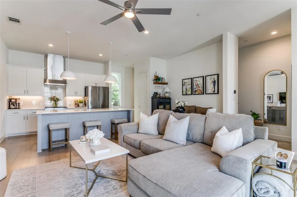5515 Bryan Parkway, #102