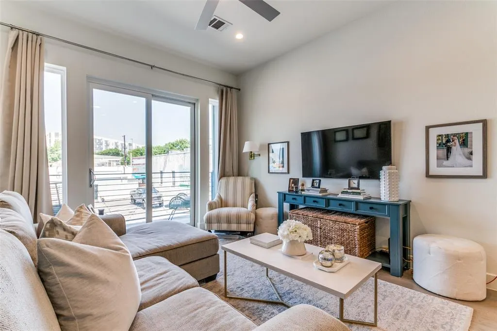 5515 Bryan Parkway, #102
