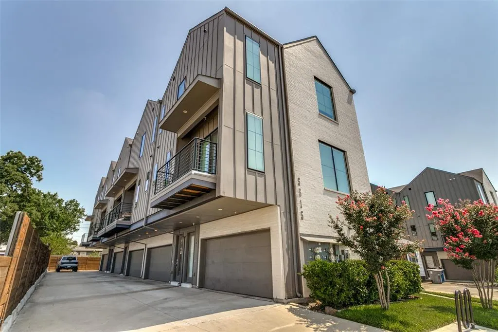 5515 Bryan Parkway, #102