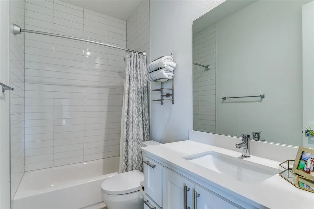 5515 Bryan Parkway, #102