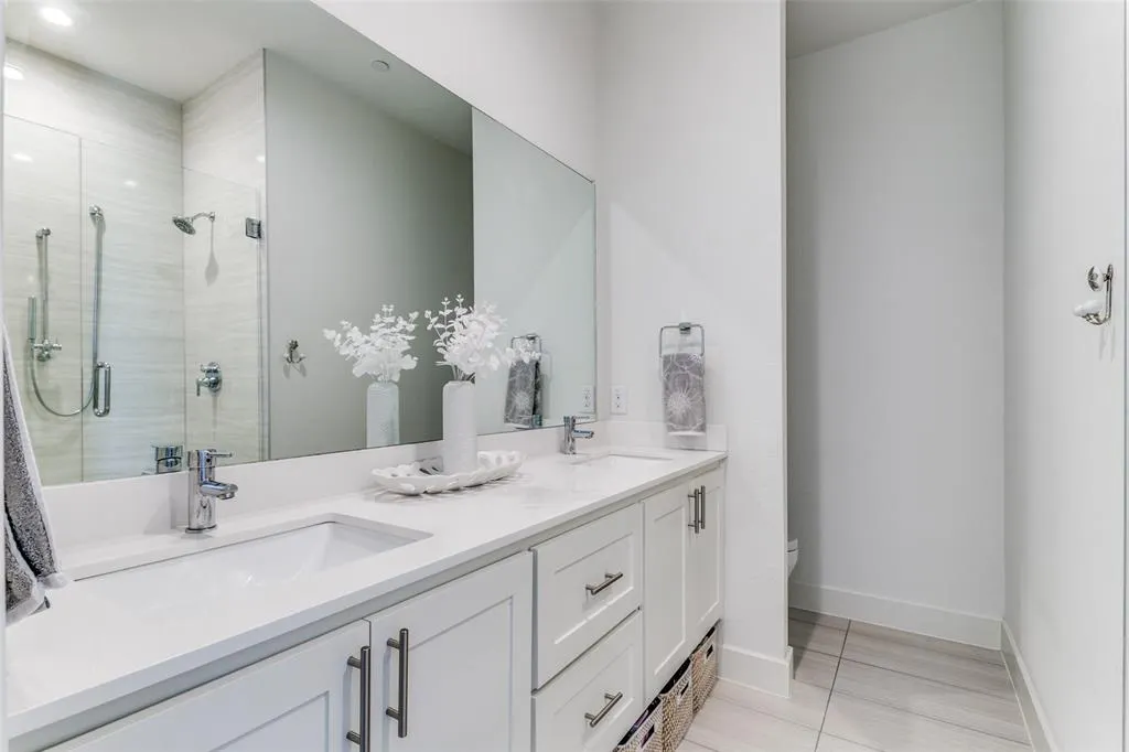 5515 Bryan Parkway, #102